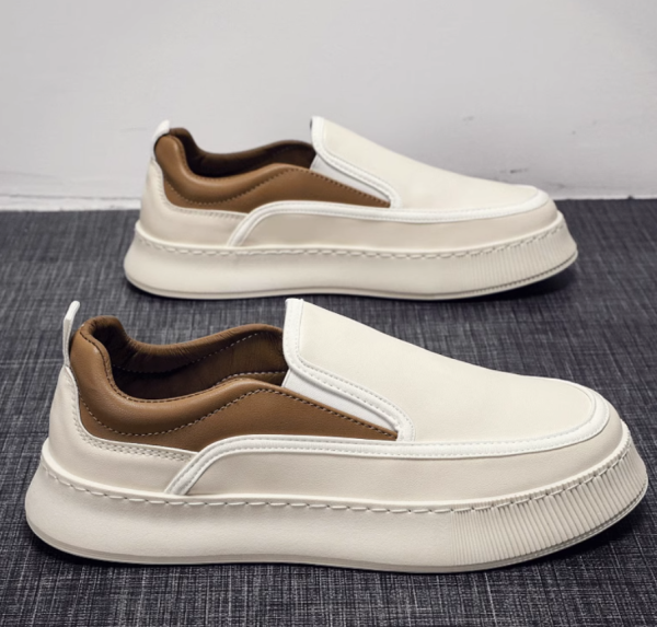 Zapatos masculinos en verano 2025, los nuevos perezosos pedalean zapatos de cuero, la versión coreana masculina está llena de zapatos planos deportivos y casuales de suela gruesa.